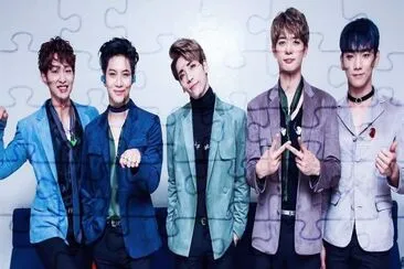 SHINee