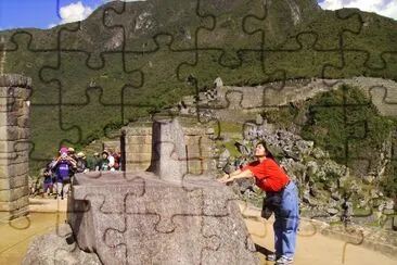 פאזל של Intihuatana, Machu Picchu.