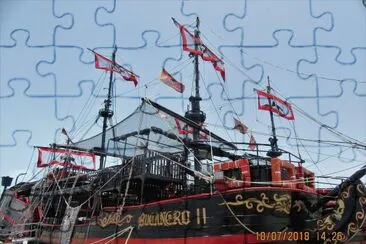 GaleÃ³n pirata en muelle de CancÃºn. jigsaw puzzle