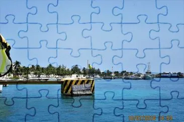 Muelle en Isla Mujeres, Quintana Roo. jigsaw puzzle