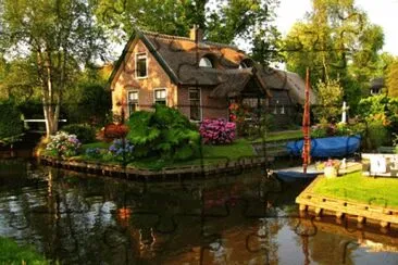 Maison au bord de l 'eau