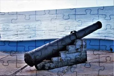 CaÃ±Ã³n antiguo en el malecÃ³n de Ciudad Campeche.