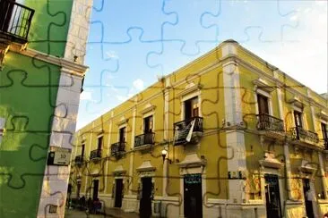 Calle cÃ©ntrica de Ciudad Campeche. jigsaw puzzle