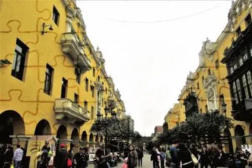 Calle peatonal en Lima, PerÃº.