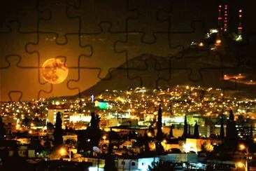 Superluna en la Ciudad de Chihuahua. jigsaw puzzle