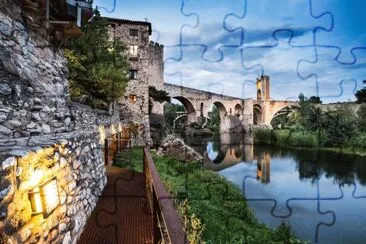 BesalÃº medieval