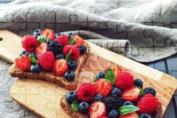 Red Fruits Toast