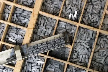 Moveable type jigsaw puzzle