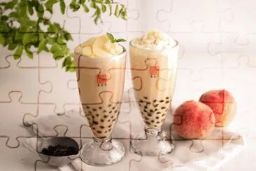 We have boba milk tea everyday in Taiwan.When boba milk tea goes to Japan, it goes crazy.