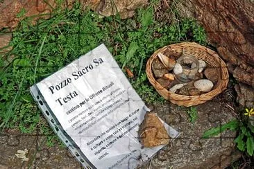 offerte alla dea Acqua, pozzo sacro sa testa