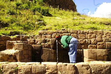 ACUEDUCTOS INCAS.