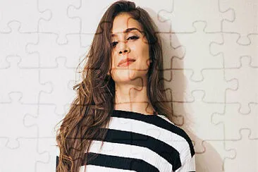 Greeicy R jigsaw puzzle