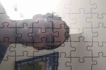 ×©× ×‘ jigsaw puzzle