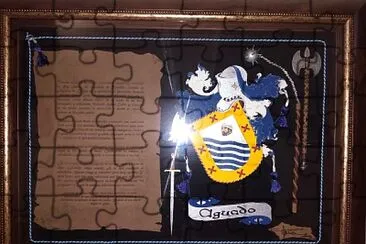 Escudo Fam. Aguado jigsaw puzzle