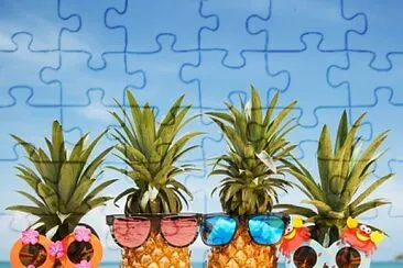 Ananas y lentes de sol jigsaw puzzle