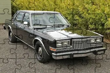 פאזל של 1988 Plymouth Gran Fury Police Package