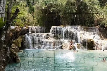 פאזל של ExcursiÃ³n a las Cataratas Kuang Si