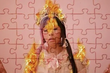 פאזל של Melanie Martinez fire drill