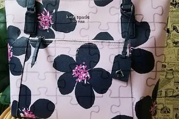 Bag jigsaw puzzle