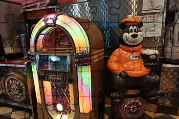 A W Rootbeer Bear   Jukebox jigsaw puzzle