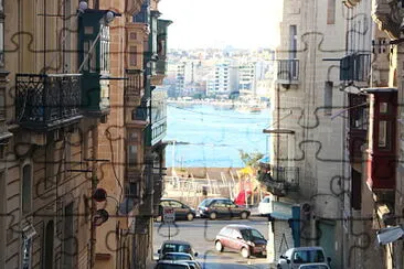 פאזל של Walking Around Valetta