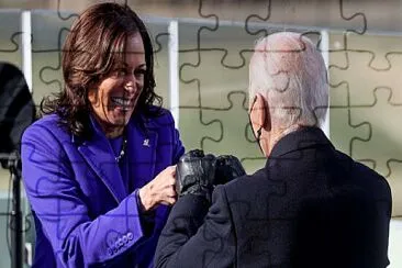 biden harris fistbump