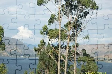 vista de la laguna de pacucha andahuylas peru jigsaw puzzle