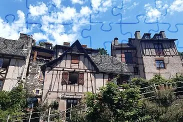 פאזל של Le chateau de Belcastel Le village