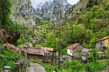 Caín de Valdeón (LEON). jigsaw puzzle