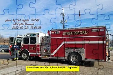 פאזל של Streetsboro Fire engine #2614 responding to an alarm