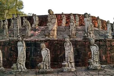 פאזל של Women Statues Rock Garden Nek Chand Chandigarh, Id