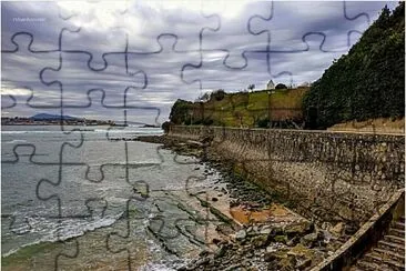 Saint Jean de Luz - La chapelle Sainte Barbe jigsaw puzzle