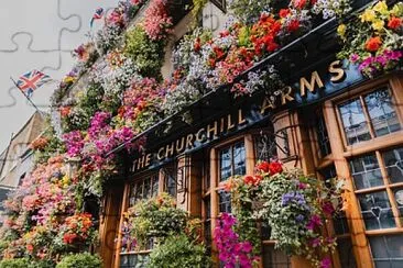 פאזל של Churchill Arms flower display