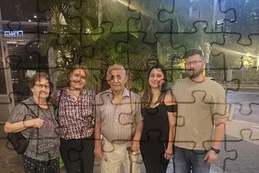 שולה והמשפחה jigsaw puzzle