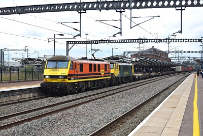 Class 90 's at Rugby