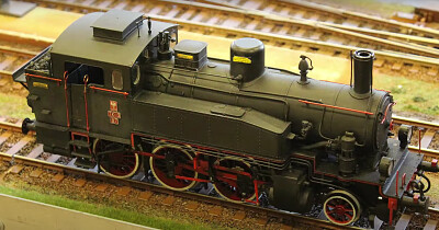 Steam locomotive model