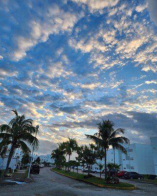 UN AMANECER EN MI CIDAD. CANCUN