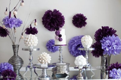 פאזל של Decorated Purple Pom Pom Table