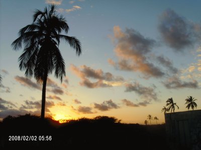 ATARDECER EN LA CASA