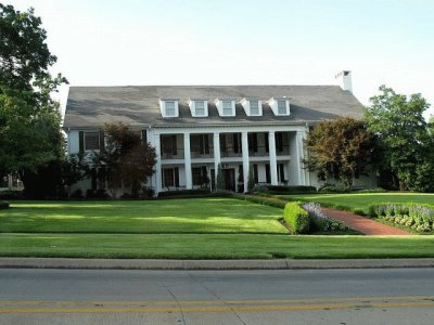 Fayetteville mansion