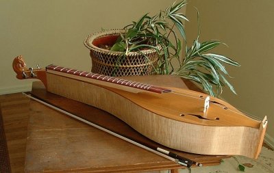 horse bowed dulcimer