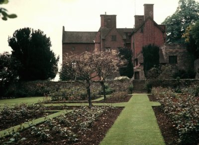 Chartwell manor haunted by Randolph Churchill