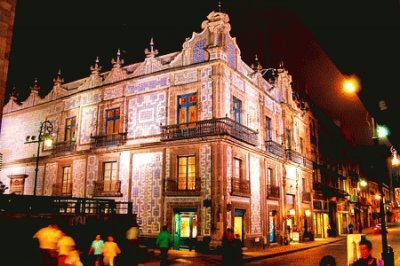 edificio iluminado