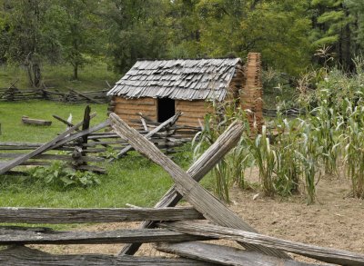 1800s log cabin