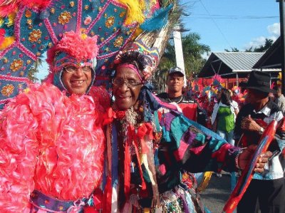 COMPARSA LOS LEONES: PEPE Y LINDA