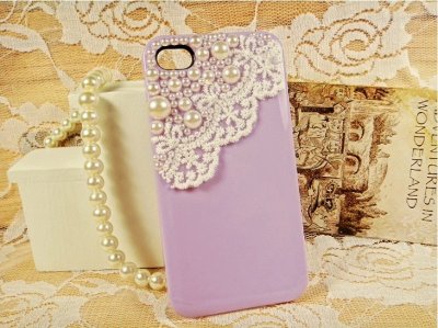 IPhone Cover with Lace and Pearls