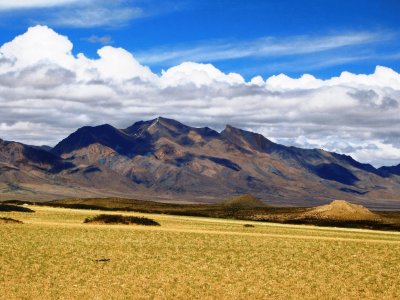 Sweeping mountains