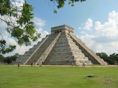 PIRAMIDE AZTECA