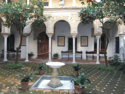 patio palacio pinelo,sevilla