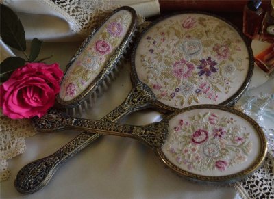 Beautiful Vintage Dressing Table Set